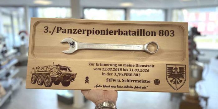 Bundeswehr StFw Schirrmeister Plaque Plakette Abschiedsgeschenk 3 Panzerpionierbataillon 803 3 PzPiBtl 803 Wrench Ring-Maulschlüssel graviert gravur | Trophy Center KL  Mr. & Mrs. Kulbick  | Trophy Shop | Engraving Shop | ONLY in Kaiserslautern-Einsiedlerhof underneath Hacienda Mexican Restaurant | 2 MILES FROM RAMSTEIN AIR BASE | Going Away Gifts | PCS Awards | Engraved Etched Custom Made Coin Challenge Coins Patches Stamps Guidons Awards Plaques USAREUR-AF | USAFE  AFAFRICA | EUCOM | AFRICOM | USMC | Special Forces | Seal Team Friendly | GPC Card Accepted | 889 Document available | WE ARE NOT AFFILIATED WITH ANY STORES ON BASE OR SOMEWHERE ELSE |  ONLY in K-TOWN  | We Are Awesome | E-Mail: info@trophy-center.de